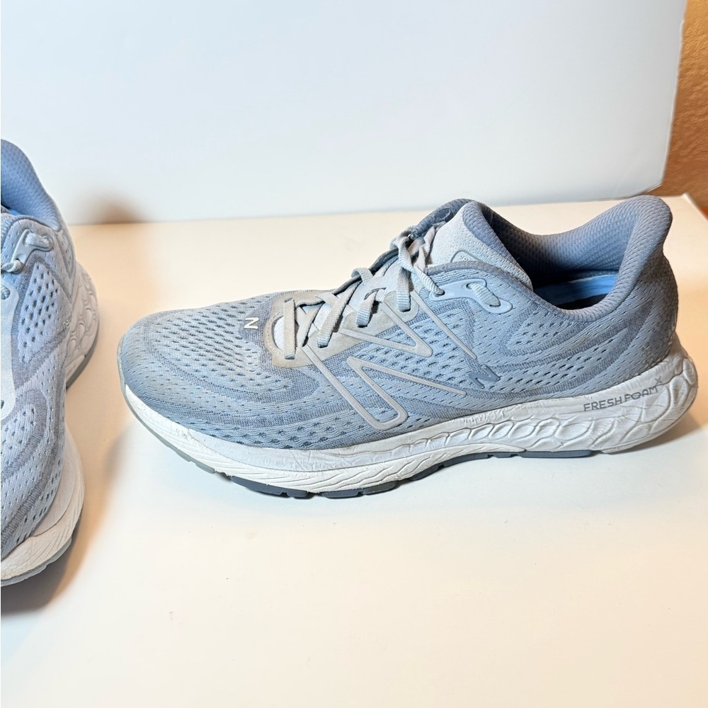 New Balance Women's Light Blue Athletic Shoes Sz 9.5 - Picture 3 of 7